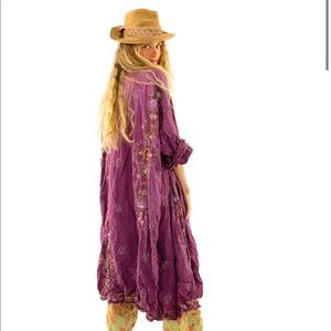 Magnolia Pearl Embroidered Belinay Kimono